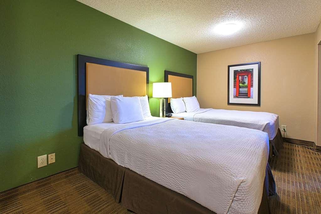 Suburban Studios Louisville East Номер фото