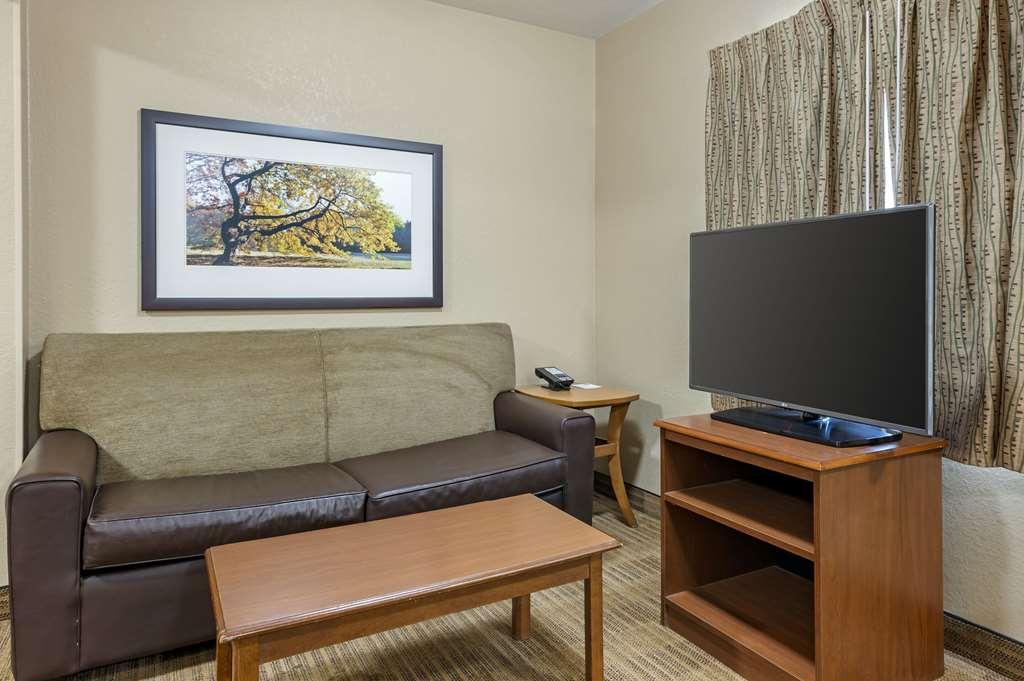 Suburban Studios Louisville East Номер фото